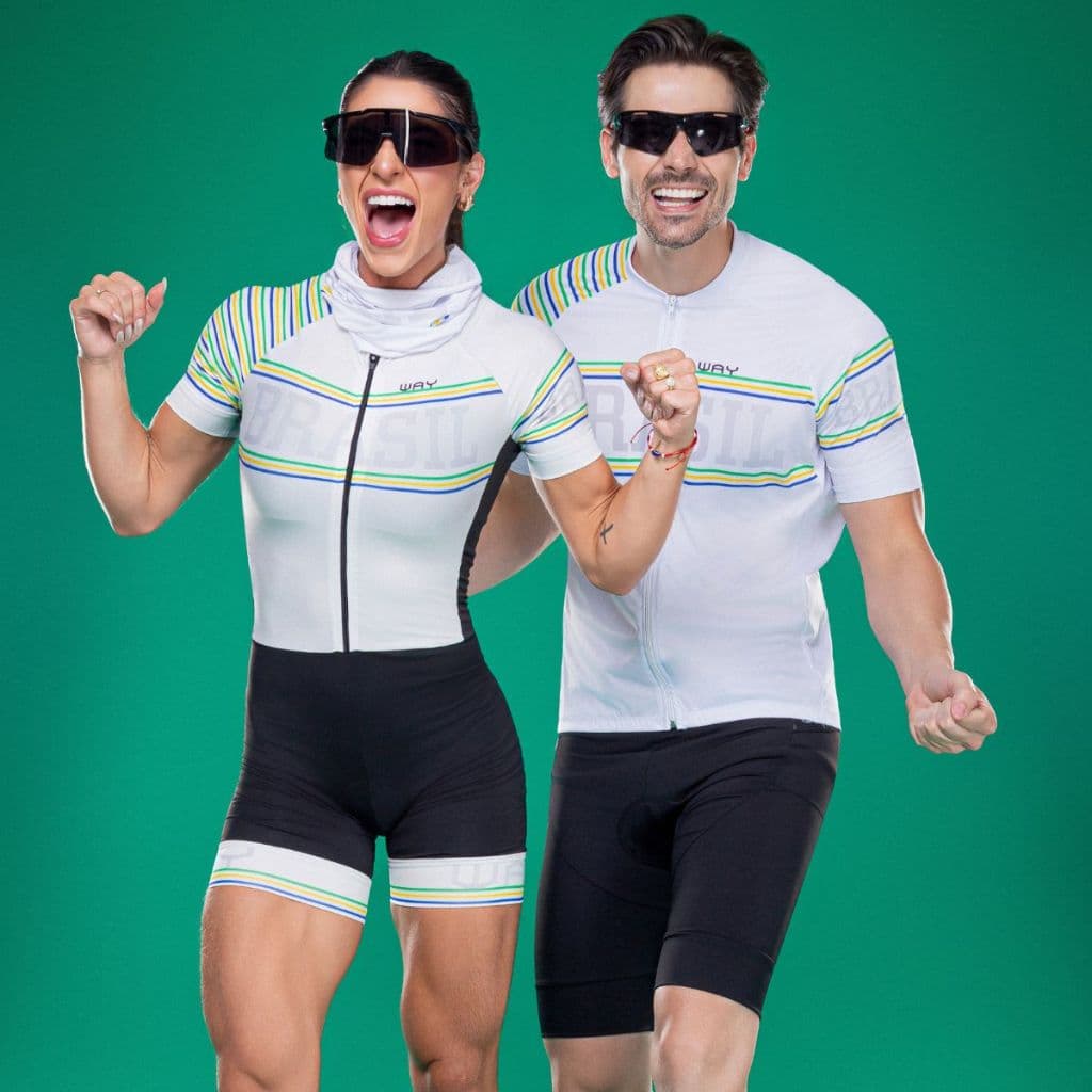 Kit Ciclismo Brasil Camisa Premium Masculina com Bolsos Macaquinho Macacão Brasil Feminino MTB Speed