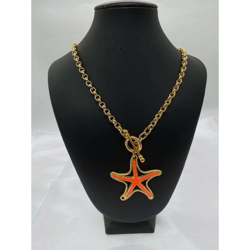 Colar Estrela do Mar Laranja Delicado – Elegância com Toque Praiano