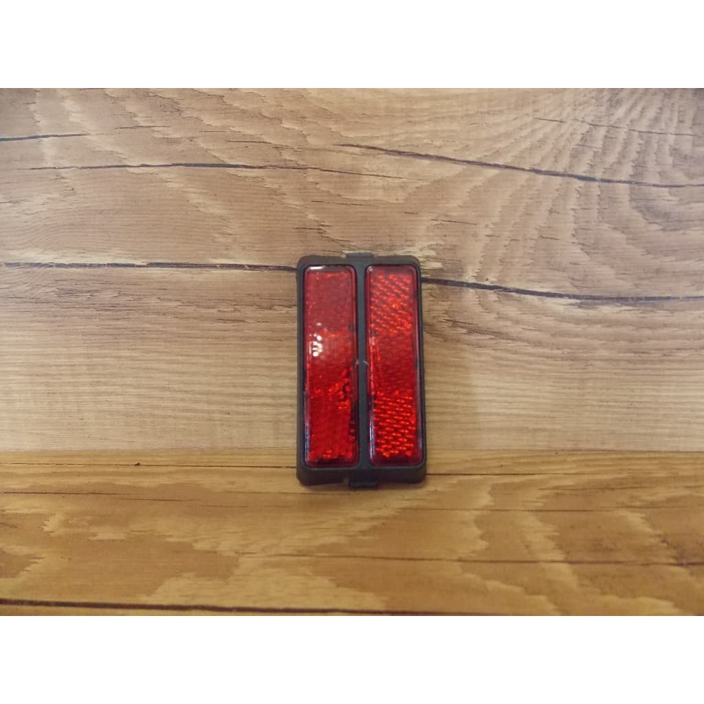 Refletor do paralama traseiro para bicicletas antigas - MODELO DE ENCAIXE - novo de estoque antigo
