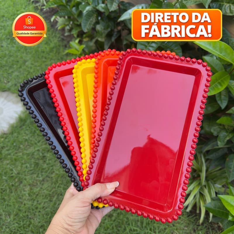 Bandeja Retangular Plástica com Bordas de Bolinhas | Ideal para Festas e Eventos