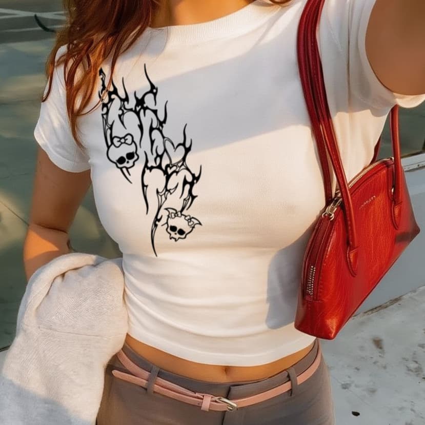 Blusa Slim Fit Baby tee Babylook suplex compressão colada feminina retrô tumblr gótico tribal y2k