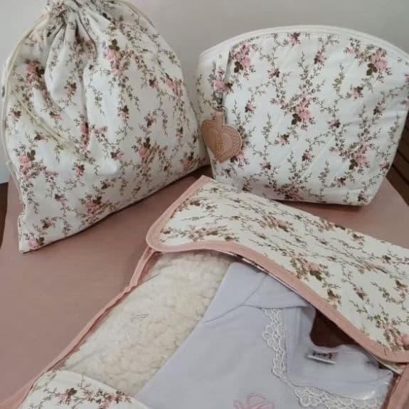 kit 3 peças sacos organizadores roupas limpas, roupas sujas e nécessaire. forro impermeável.