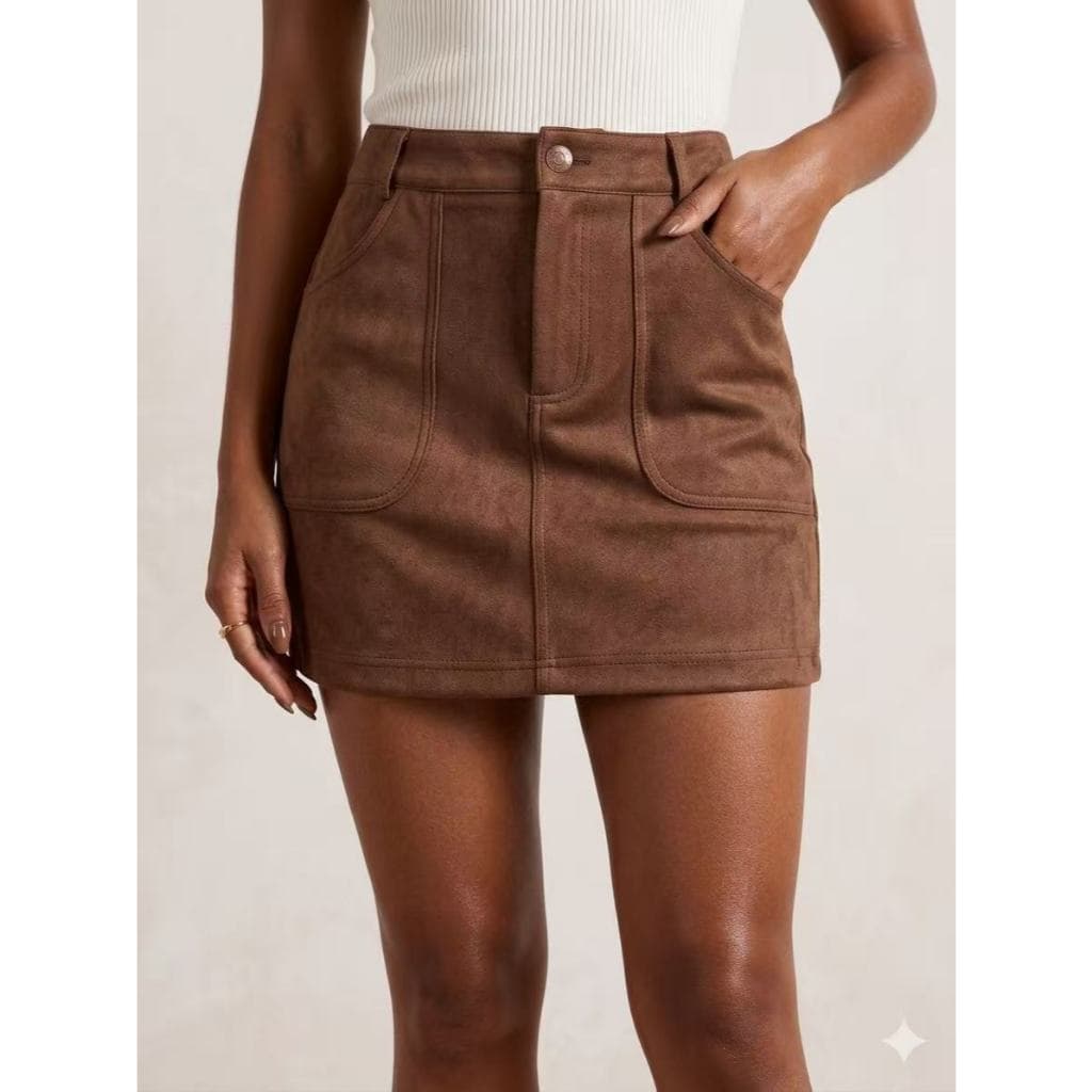 Saia Mini em Suede Marrom Premium Com Bolso – Cintura Alta, Modelagem Perfeita e Estilo Chic Com Elastano 🔥36-44
