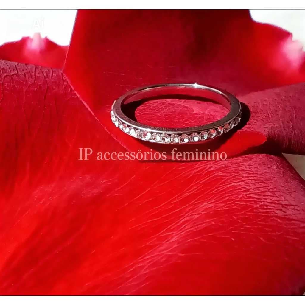 Anel Aparador Feminino 3mm em Aço Inoxidável Com Pedras Zircônias I Alta Durabilidade/ Hipoalérgico