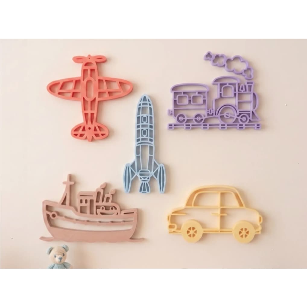 Kit Decoração de Parede Infantil 5 Peças | Avião, Trem, Foguete, Barco e Carro |