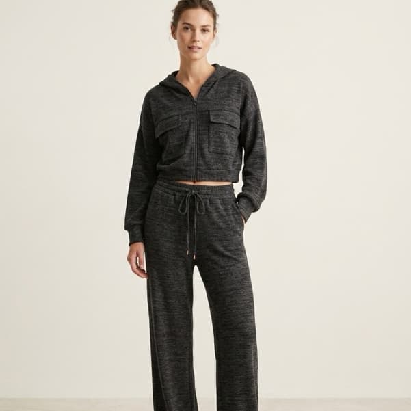 Conjunto Feminino Moletinho Canelado Cropped com Capuz e Calça Pantalona Cintura Alta