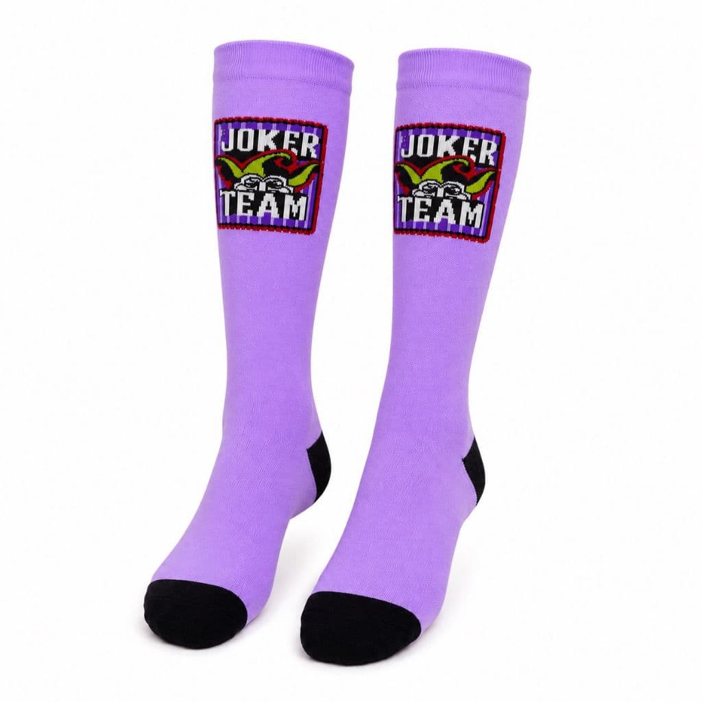 Meia Cano Médio/Alto Joker Team Coringa Lilás Algodão Confortável Estampada Infantil Geek 33 ao 38