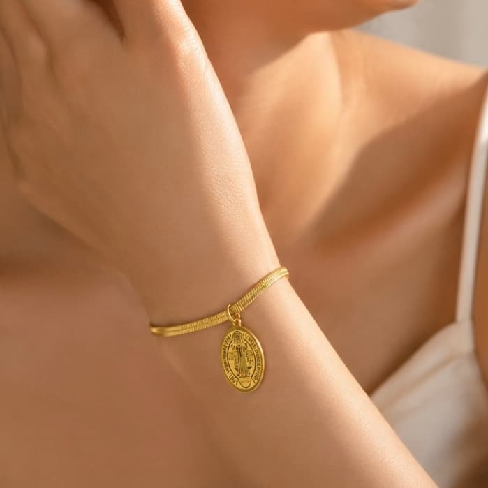 Pulseira São Bento Dourada em Aço Inoxidável 316L Feminina Elegante Corrente Snake Ajustável Presente