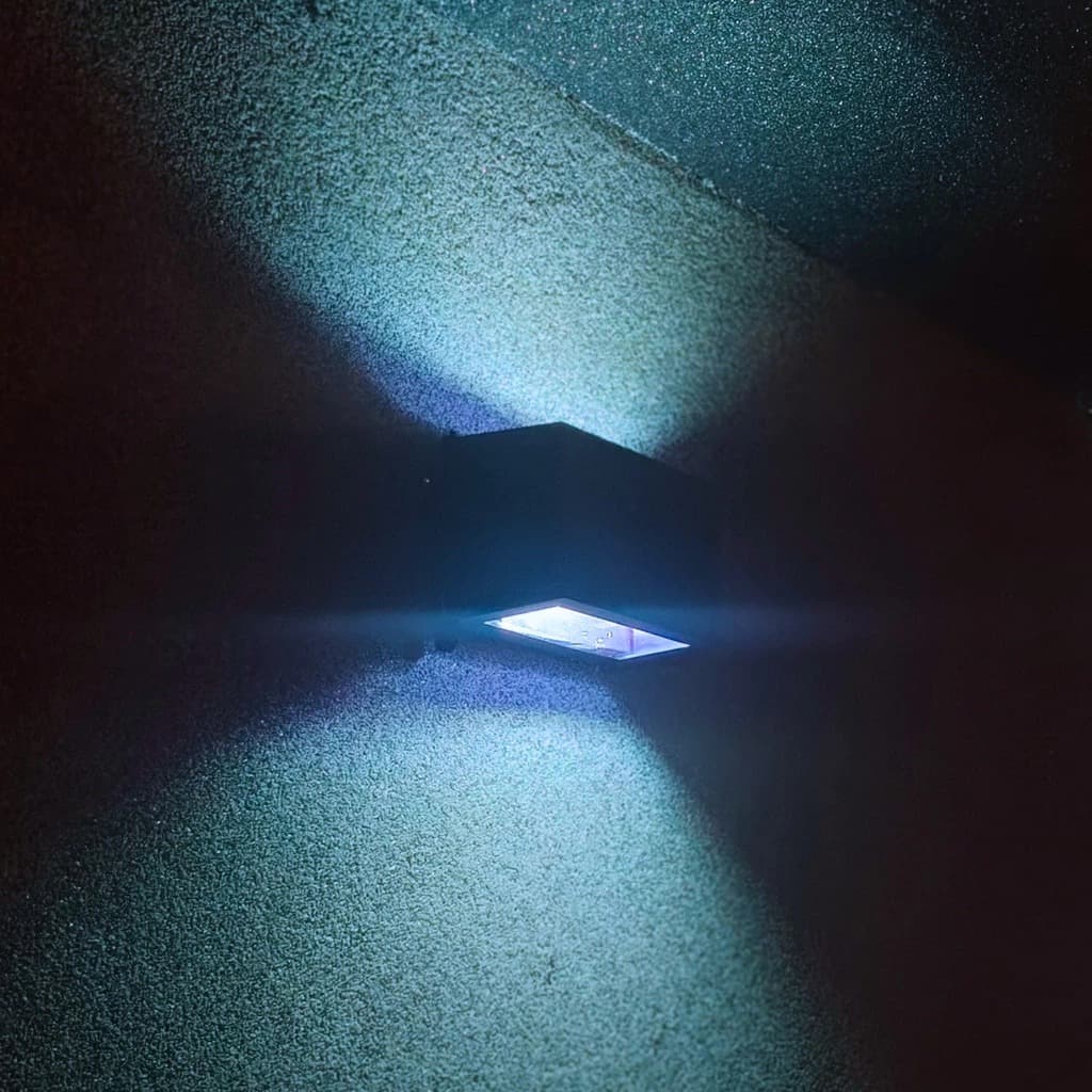 Arandela Preta De Parede Com Lâmpada LED Azul Bivolt