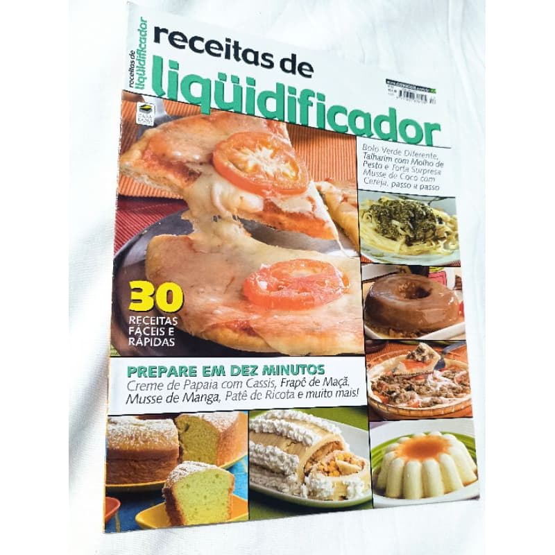 revista com 30 receitas de liquidificador