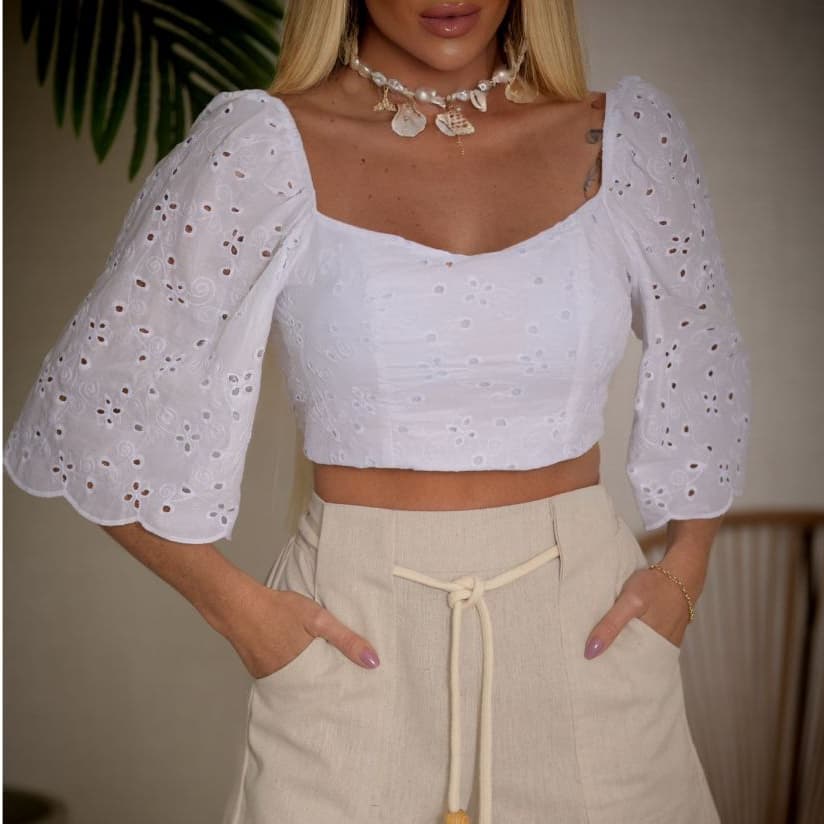 CROPPED FEMININO LAISE 3D DE AMARRAR ATRÁS COM BOJO