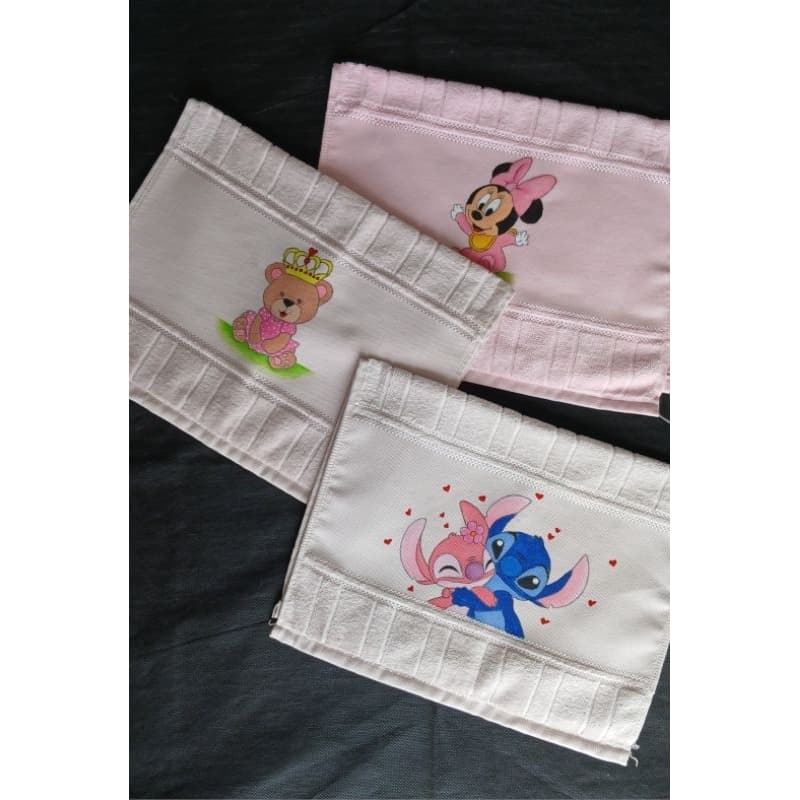 Toalhinha infantil pintada a mão / toalhinha minnie / toalhinha ursinha / toalhinha stitch