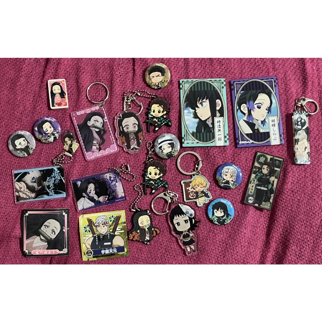 🎌 Kit Acessórios Anime Demon Slayer (Kimetsu no Yaiba) Variados (Chaveiros, Bottons)