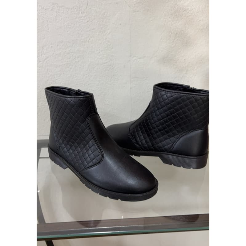 Promoção Mokeca bota rasteira super confortável número 34