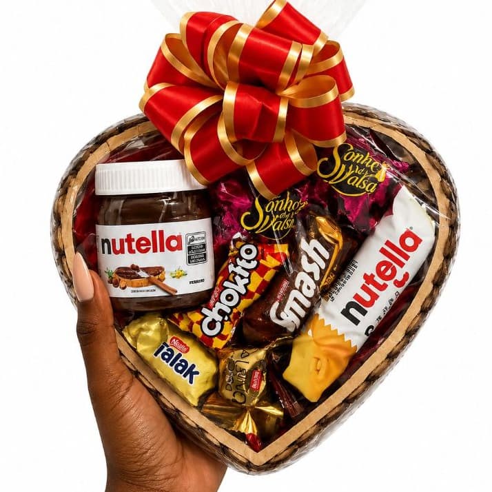 CESTA CORAÇÃO NUTELLA COM CHOCOLATES PRESENTES ROMÂNTICO