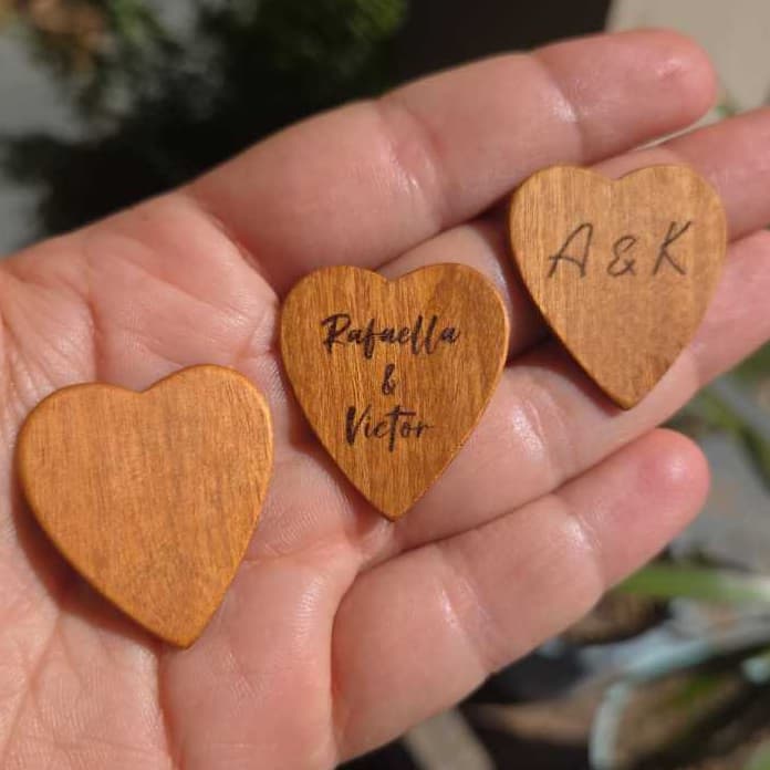 Palheta do Amor de Madeira Jacarandaz Violão Guitarra Baixo Ukulele Personalizada