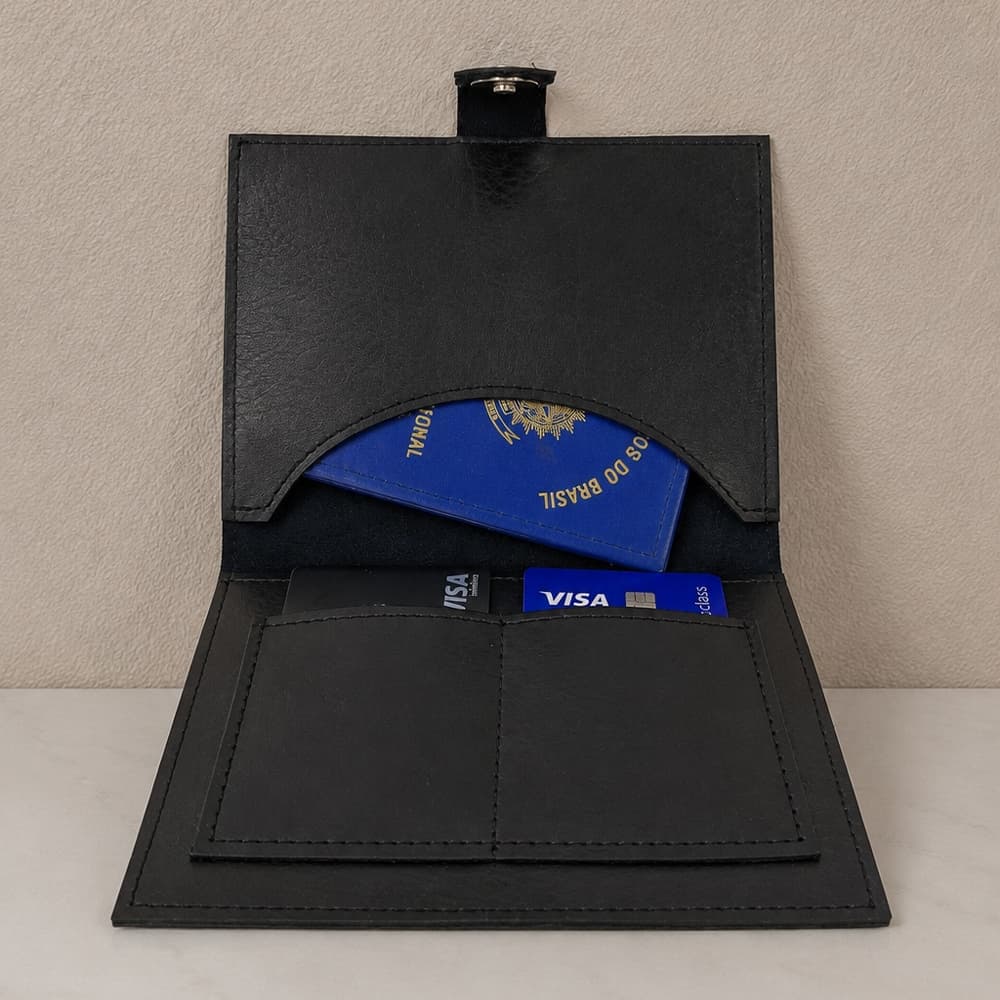 Porta passaporte duplo e porta cartão personalizado Couro Sintético iniciais baixo relevo dourado prata