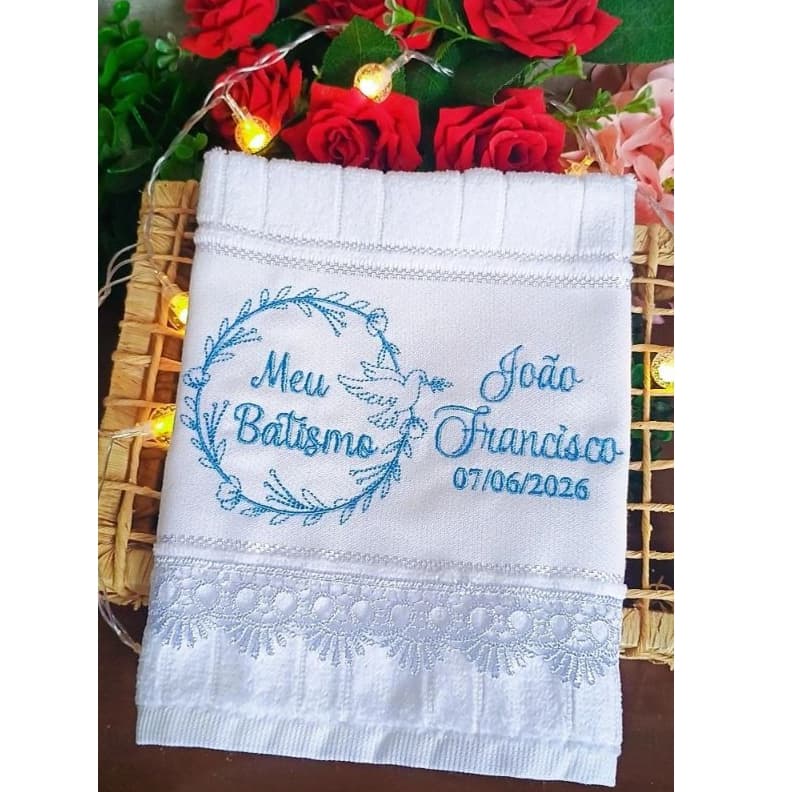 Toalha para Batismo/Batizado/Apresentação ou convite Bordada de Algodão com Barrado Renda Lace ou Guipir
