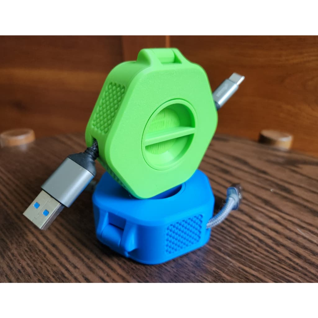 Organizador de Cabos Retrátil Portátil | Enrolador para USB, USB-C e Fones de Ouvido | Compacto e Prático