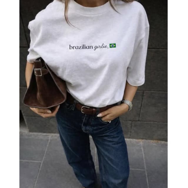 Camiseta Feminina Brazilian Estilosa Premium Oversized Tendência Inverno 2026