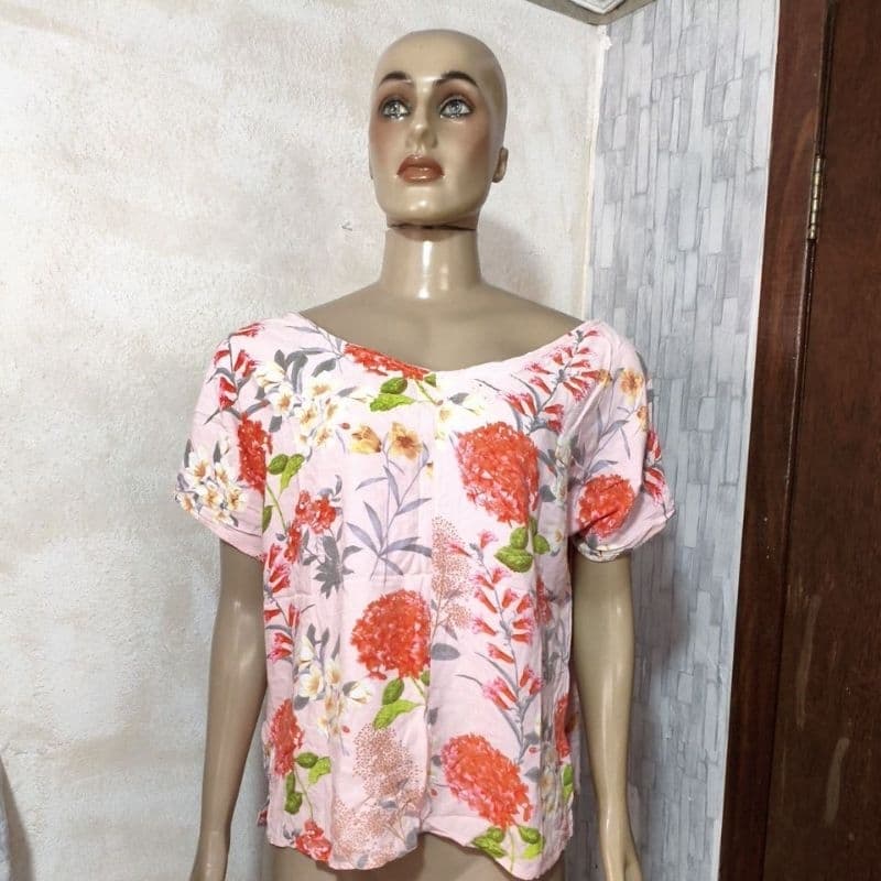 Blusa rosa claro usado tamanho G flores
