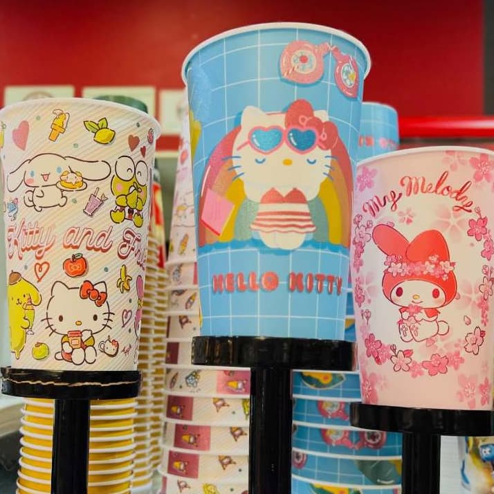 Copos Colecionáveis Hello Kitty 900ml Rei do Mate - My Melody Cinnamoroll Pompompurin Pochacco Sanrio