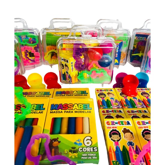 15 Maleta+ 15 Cortador Forminha + 15 Massinha De Modelar + 15 Geleca Slime + 15 Giz Mini Lembracinha