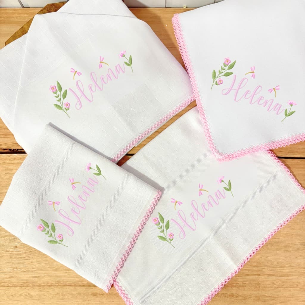 Kit Pano de Boca + Fralda de Ombro + Toalha Fralda + Cueiro | Bordado Personalizado