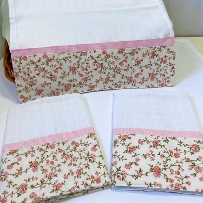 Kit 3 Fraldas de Boca Bebê Flores Rosa Babete Pano de Boca Menina 100% Algodão, Macias e Delicadas
