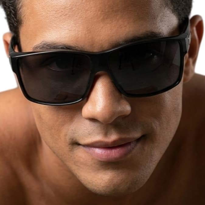 Óculos de Sol Masculino Estilo Urbano Preto com Haste Larga e Lentes Escuras UV400 MD-25