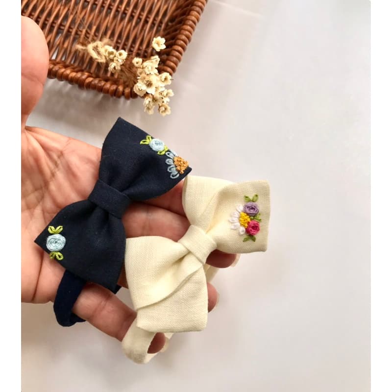 kit de laços bordados a mão / faixinha para bebês / laços de linho a pronta entrega / laço de cabelo infantil