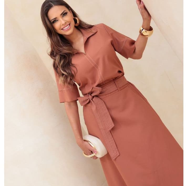 Conjunto Lindo Femenino Saia e Bluça com detalhes na costura,Casual , Elegante Tecido ,sensorial