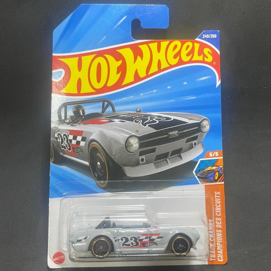 HOT WHEELS TRIUMPH TR6 T-HUNT JBC34 ORIGINAL 1:64 MINIATURA CARRINHO COLECIONÁVEIS BARATO MATTEL