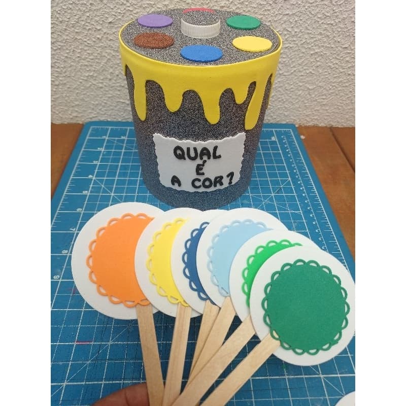 Qual é a cor? Lata Pedagógica