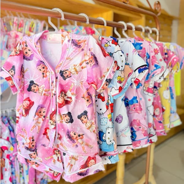 PIJAMA AMERICANO INFANTIL JUVENIL - GUERREIRAS HELLO KIY STITCH