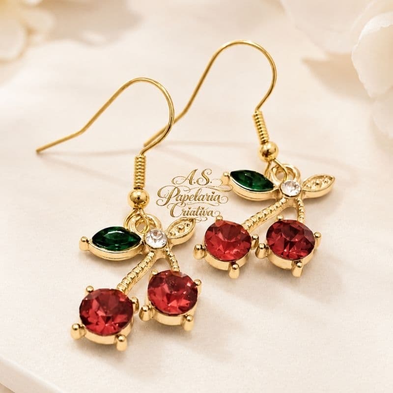 Brinco Cereja Com Pedras de Zircônia Vermelha - Dourado