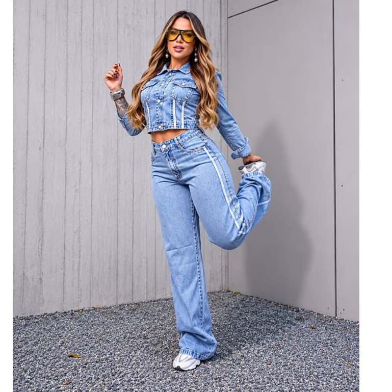 Conjunto Jeans de Calça e Jaqueta Jeans Com Faixas Listras Laterais Moda Gringa Lançamento