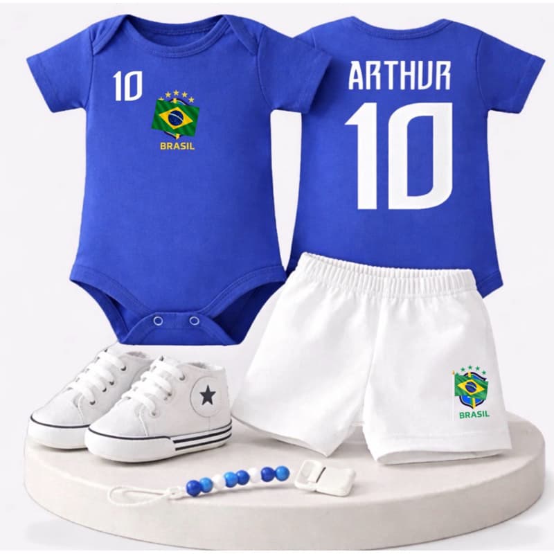 Conjunto Bebê Brasil Copa Nome Personalizado 100% Algodão RN até 1 Ano: Body + Shortinho + Tênis + Laço e Prendedor Bico