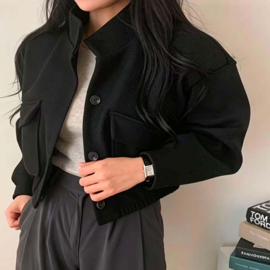 Casaco Feminino Curto Bomber Lã Batida Térmico Com Bolsos e botões  Inverno