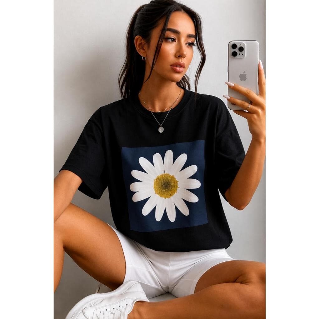 Camiseta Feminina Margarida Estampada Floral Minimalista Manga Curta Casual Camiseta Básica Branca