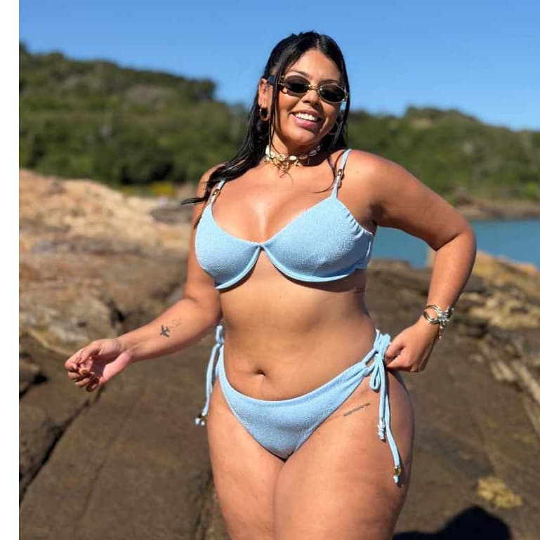 Biquíni Conjunto Trancoso - Meia-Taça com Aro Estruturado, Argolas Douradas e Calcinha com Amarração Lateral- Azul
