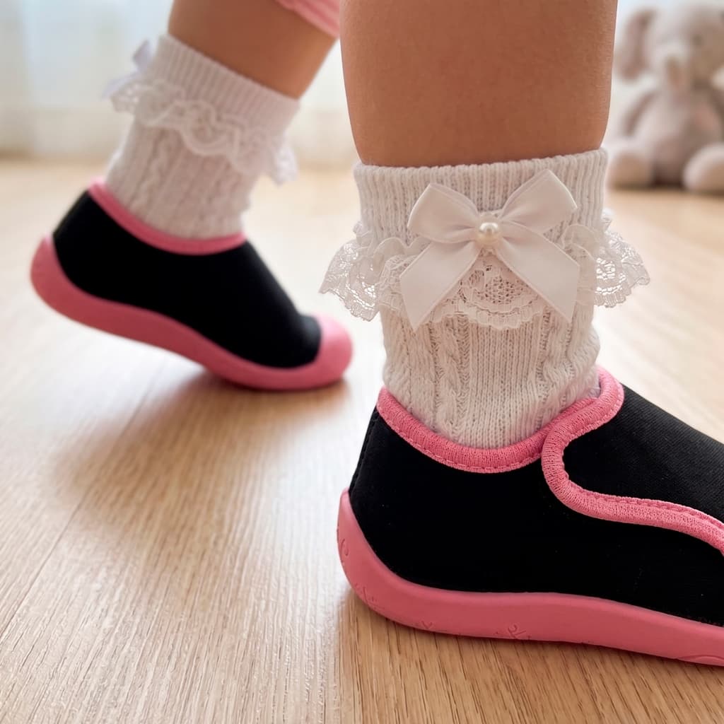 Kit Tênis Conforto Sapatinho Bebê e Meia Cano Curto Laço Pérola