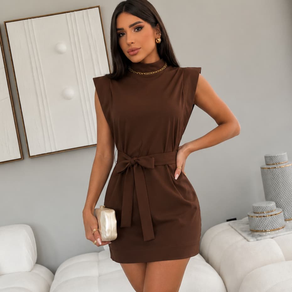 Vestido Feminino Curto de Alfaiataria Gola Alta com Cinto Ombros Estruturados para Festa P ao GG
