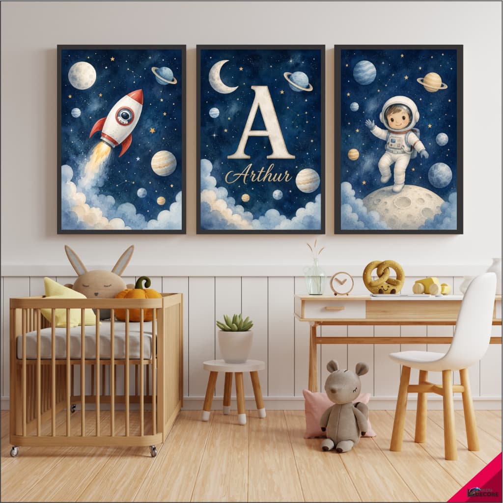 Quadro Decorativo Infantil Astronautra Mundo da Lua Linda e Fofa Decoração com Nome Personalizado