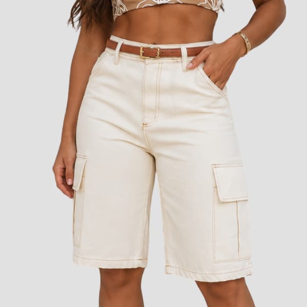 Bermuda Cargo Jeans Feminino Cintura Alta Bolsos Tradicionais Bolsos Fole Laterais Estilo Atemporal