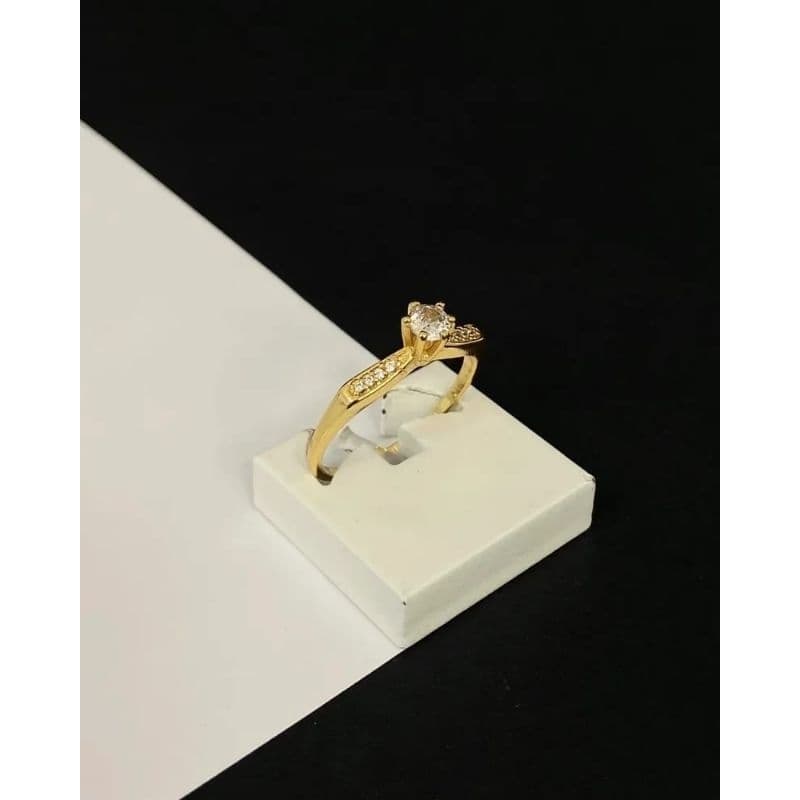 Anel Feminino Aparador Com Pedra de Zircônias Mérida Coleção Princesas Banhado a Ouro 18k hipoalergênica