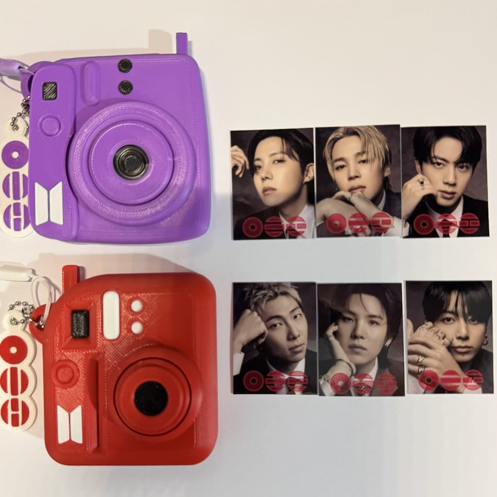 Mini Câmera Chaveiro BTS  K-pop Army + 7 fotos Presente Arirang - ESCOLHA A COR