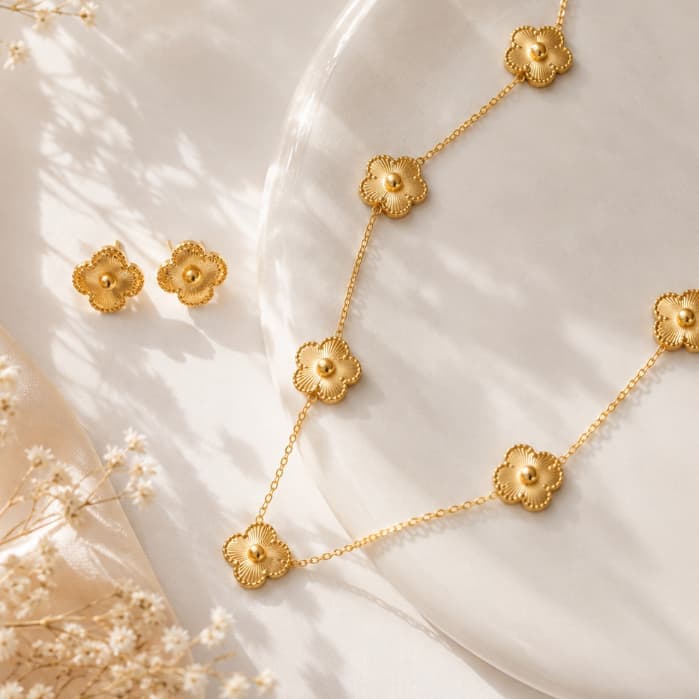 Kit Conjunto Colar e Brinco Feminino Trevo Dourado Ouro 18K Elegante