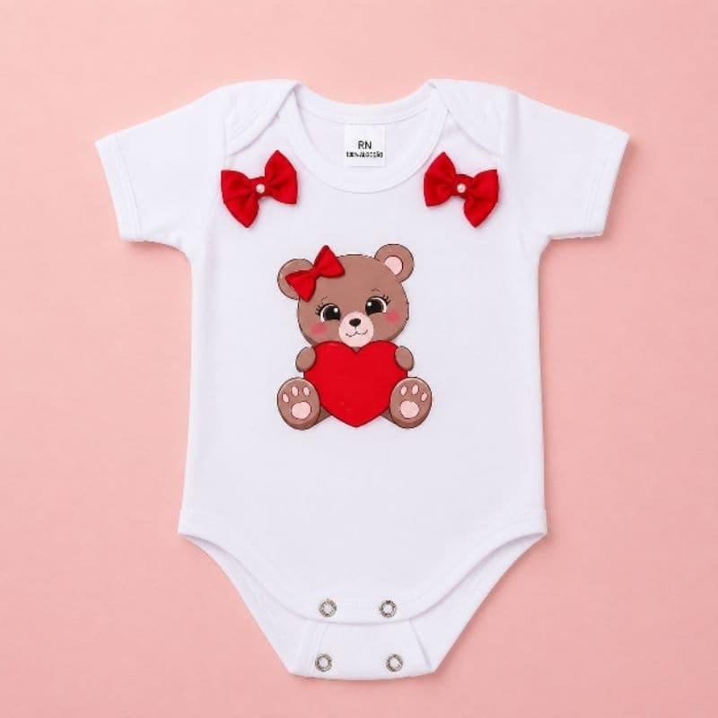Body Bebê Menina Ursinha com Coração e Laços Vermelhos | Body Infantil Fofo para Bebê RN P M G