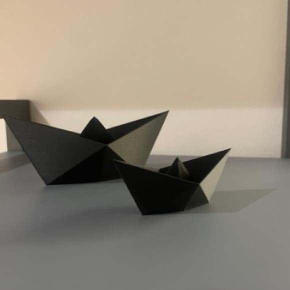 ⛵ Barco Decorativo Minimalista – Kit com 2 Unidades